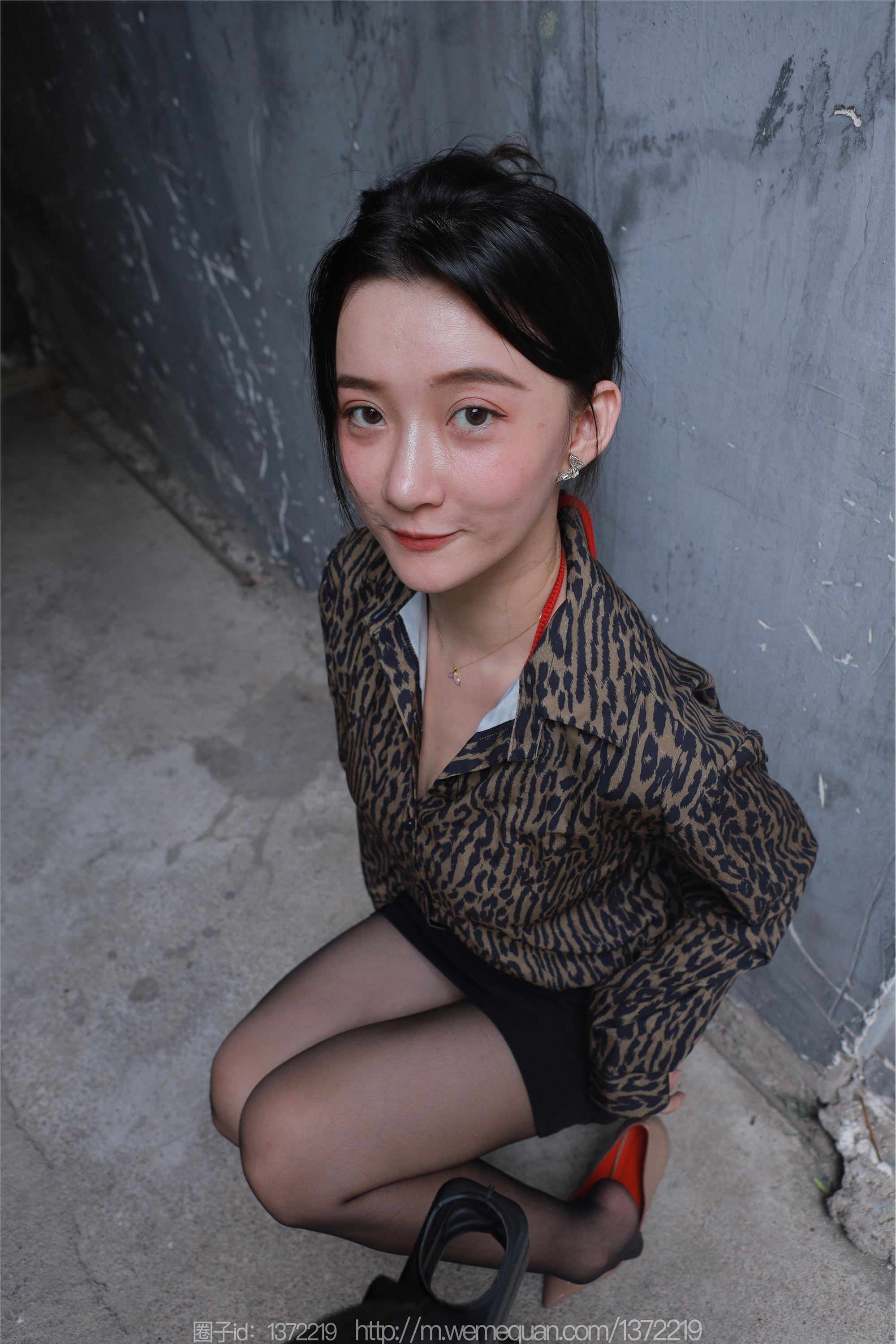 IESS异思趣向  2023.07.24 丝享家 1488 秋秋《孤身走暗巷》